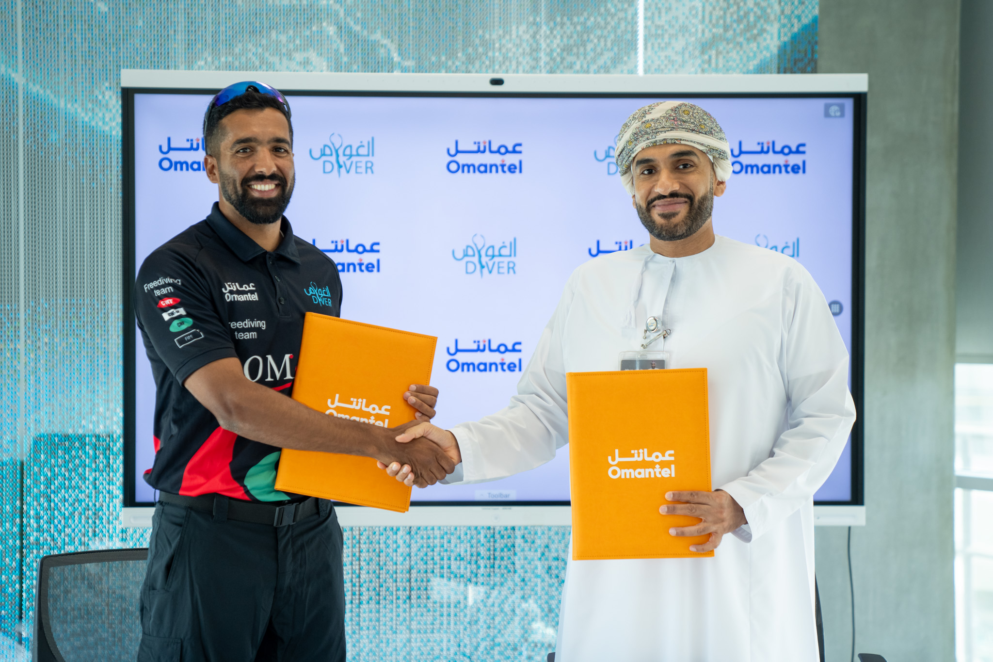 Omantel Renews Sponsorship Agreement with Omani Freediver Omar Al Ghailani